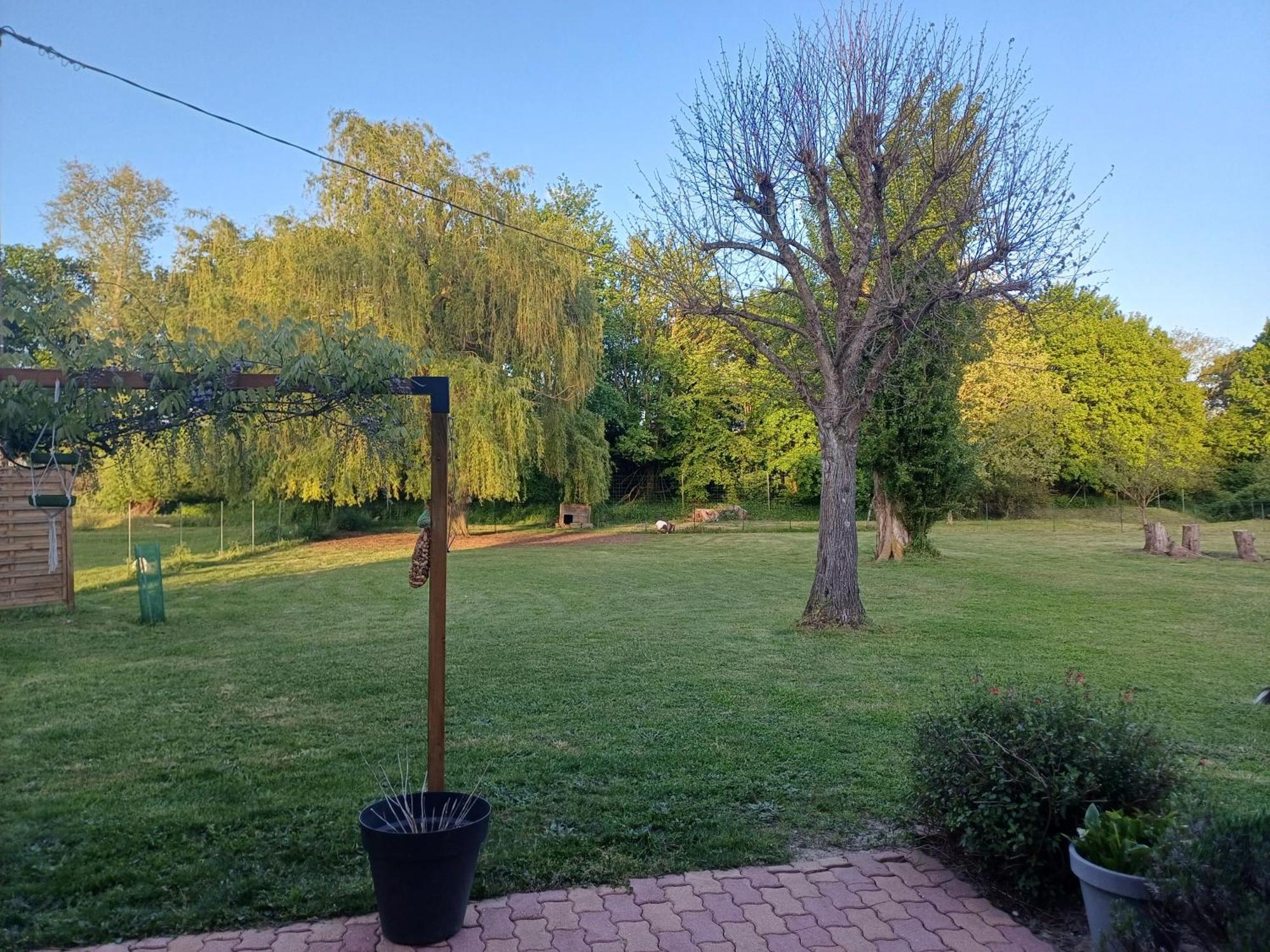 La Grange Des Roisnes Bed & Breakfast Longue Bagian luar foto