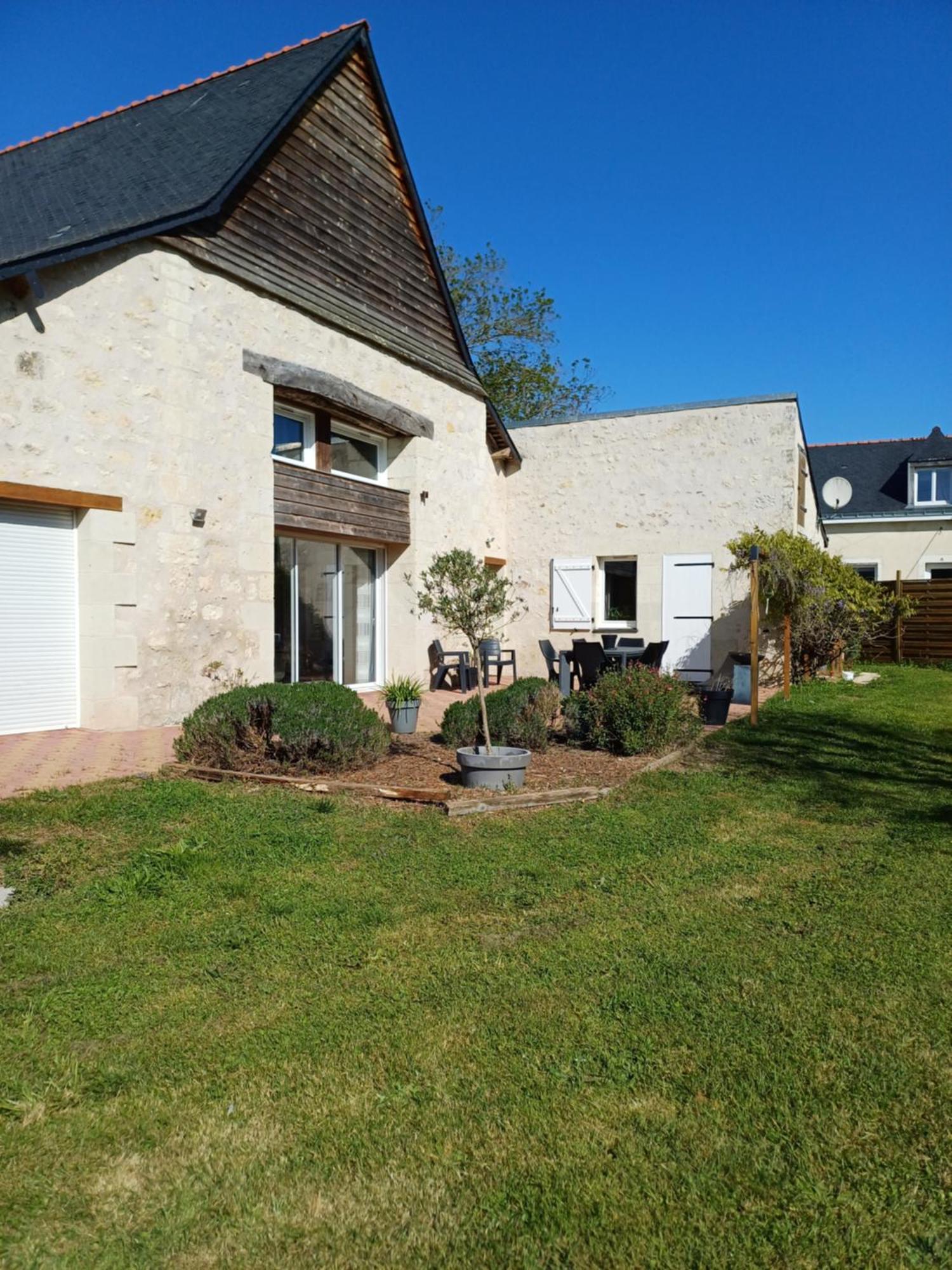 La Grange Des Roisnes Bed & Breakfast Longue Bagian luar foto